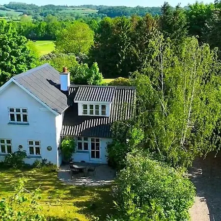 Semesterbostad Idyllic Overlooking Svanninge Hills